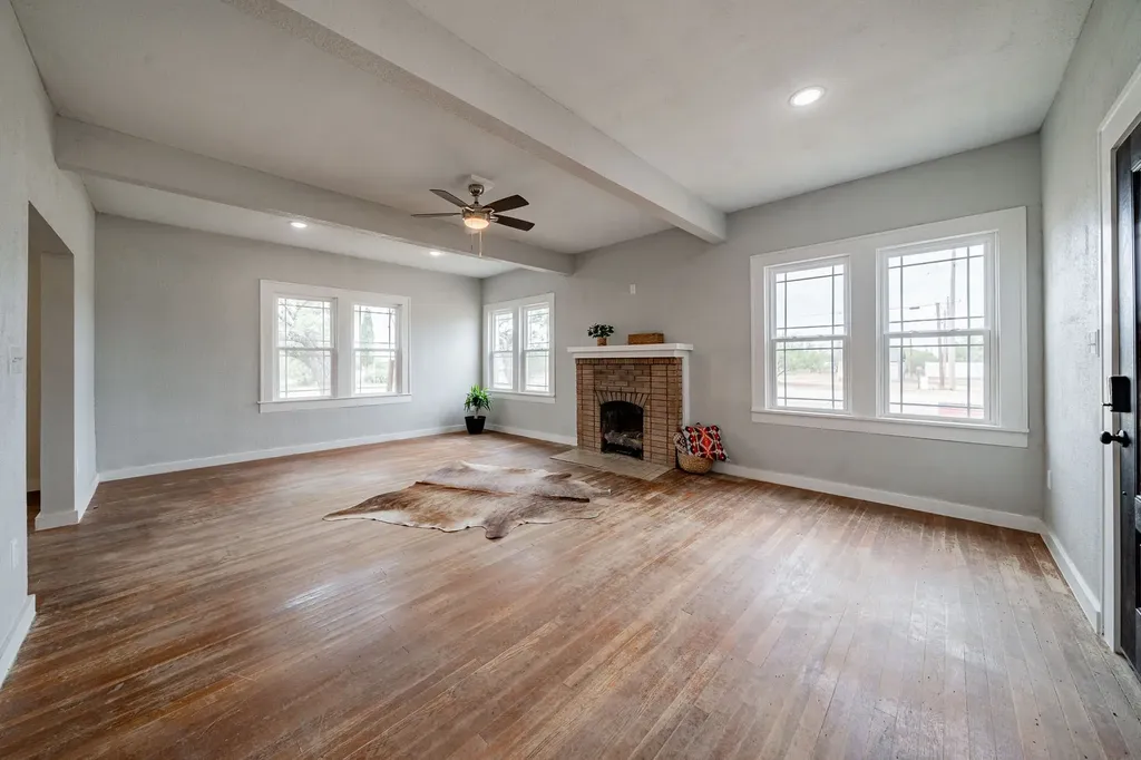 305 W Swenson Avenue Aspermont TX 79502