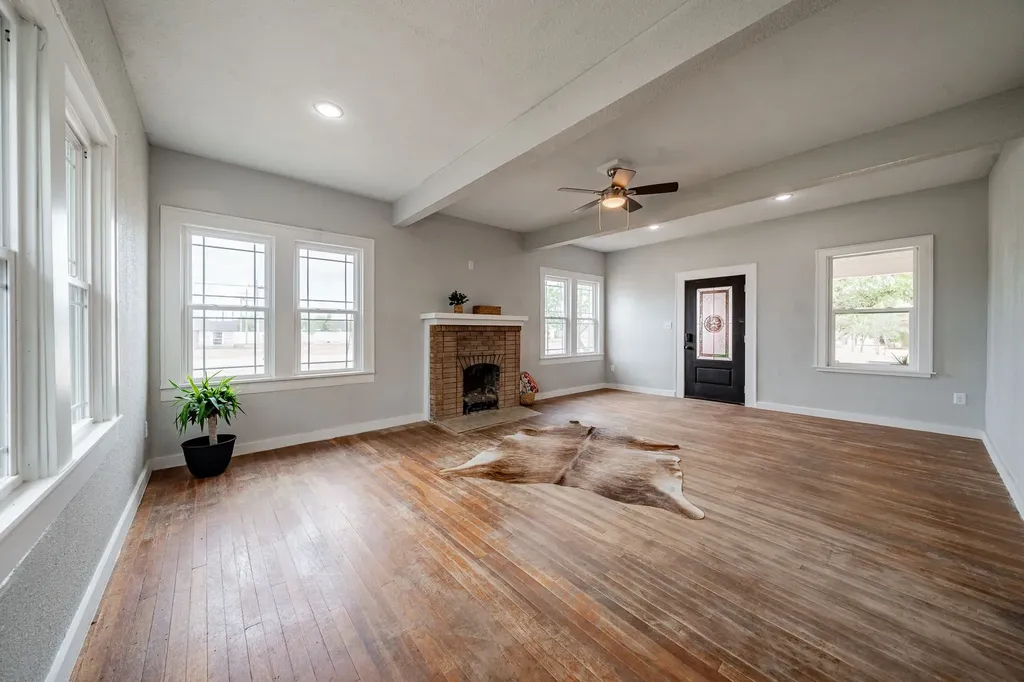 305 W Swenson Avenue Aspermont TX 79502