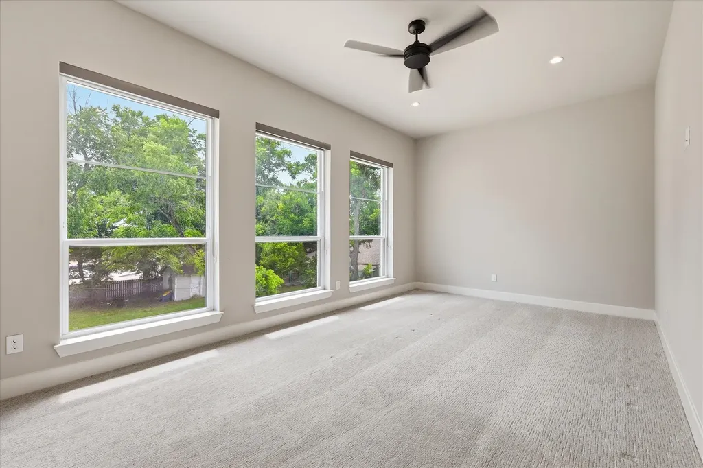 131 Garden Court E Arlington TX 76013