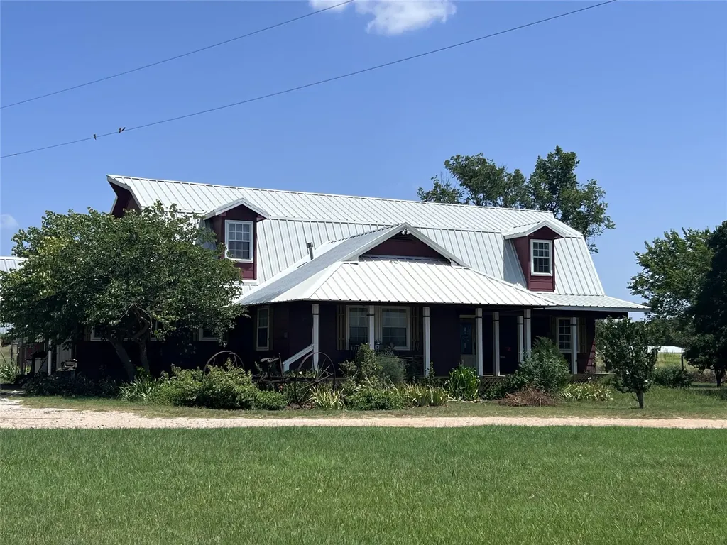 706 County Road 4599 Boyd TX 76023