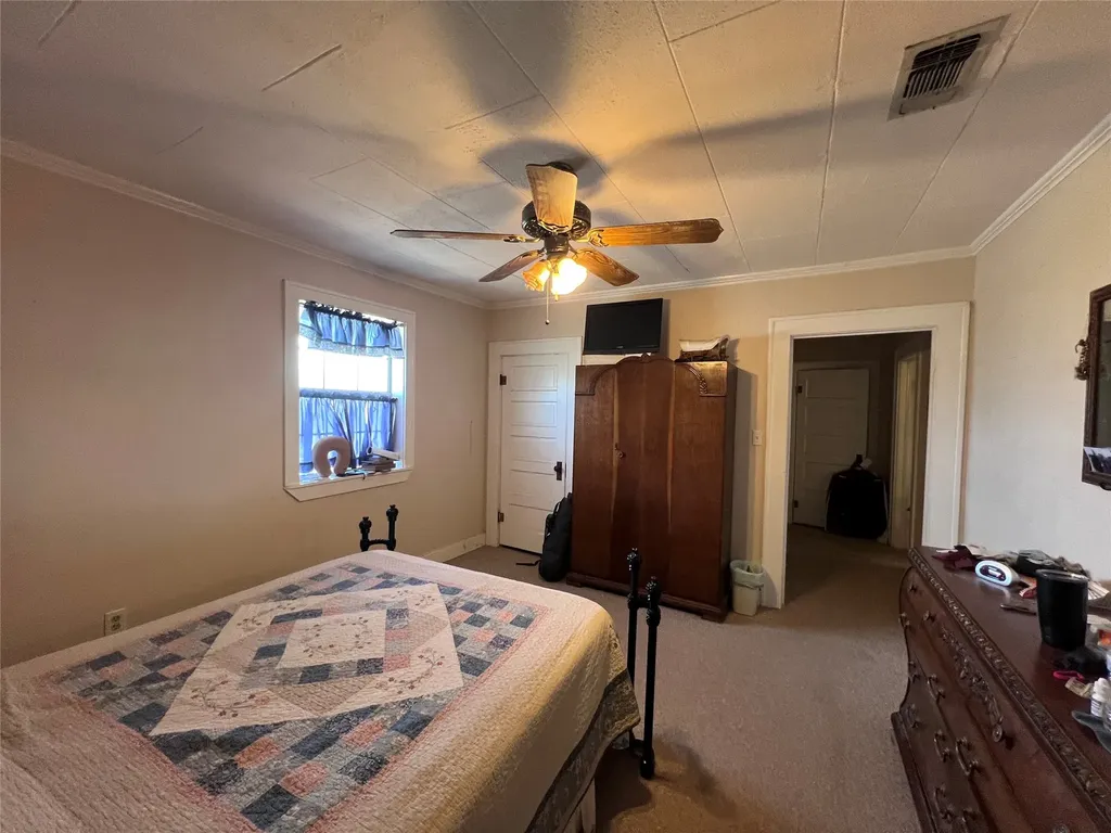 706 County Road 4599 Boyd TX 76023