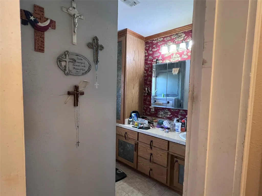 706 County Road 4599 Boyd TX 76023