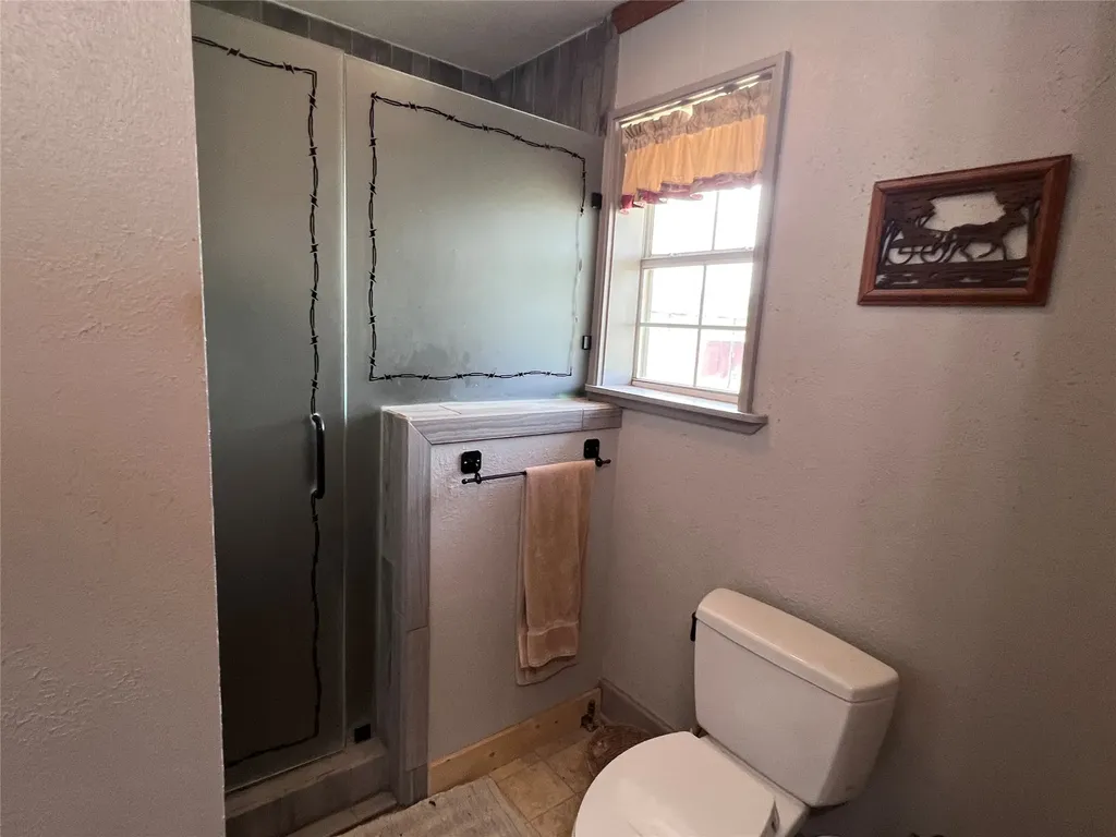706 County Road 4599 Boyd TX 76023