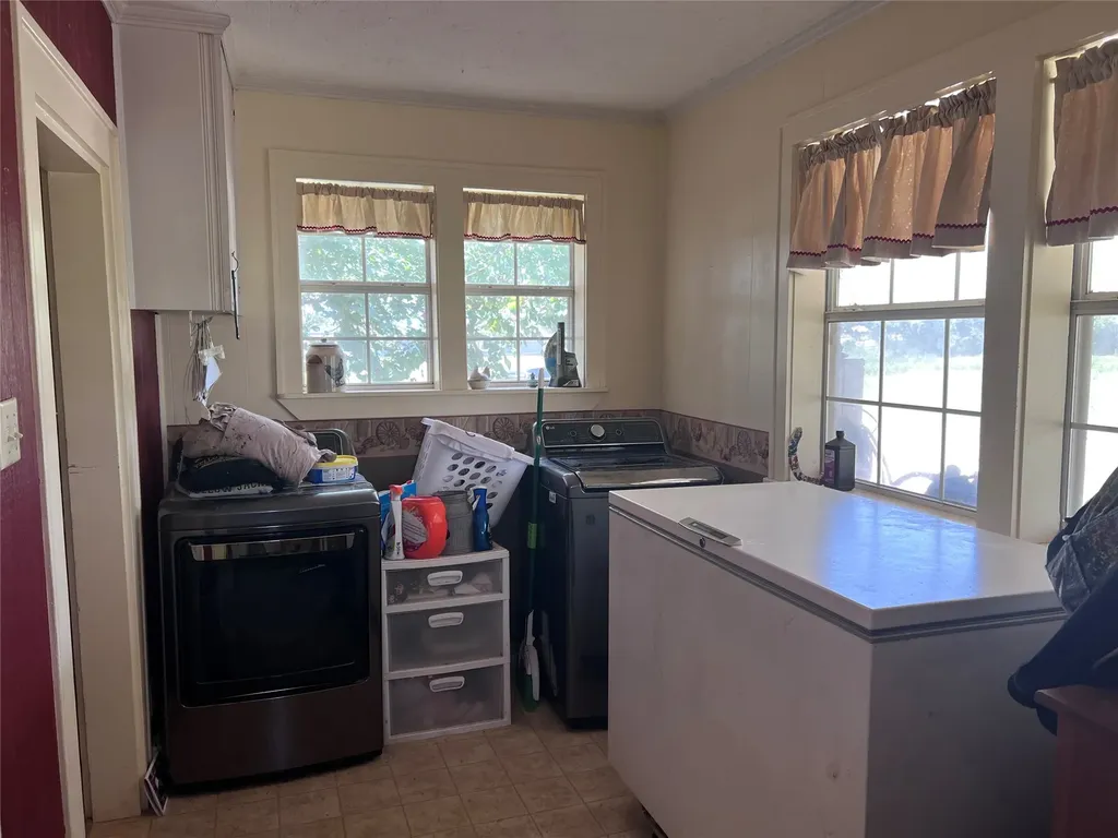706 County Road 4599 Boyd TX 76023