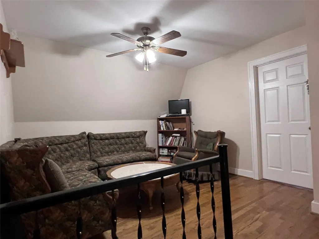 706 County Road 4599 Boyd TX 76023