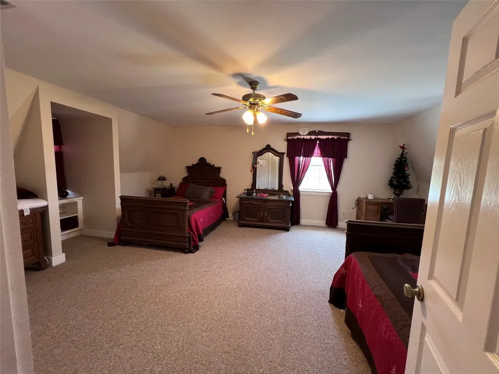 706 County Road 4599 Boyd TX 76023