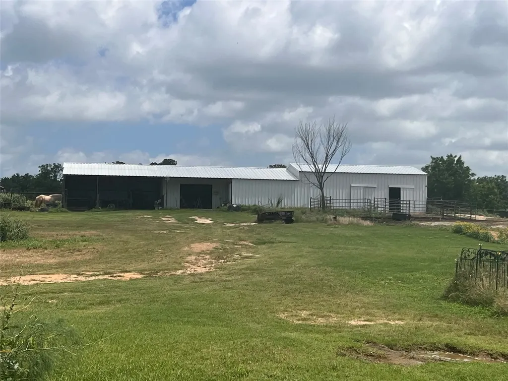 706 County Road 4599 Boyd TX 76023