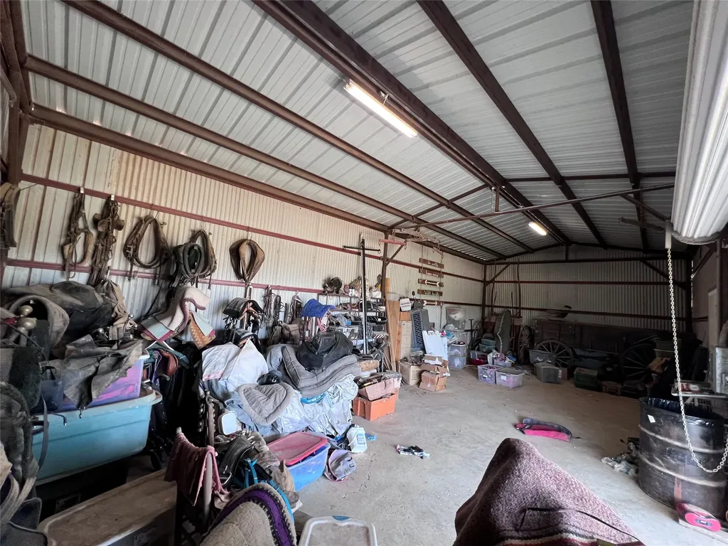 706 County Road 4599 Boyd TX 76023