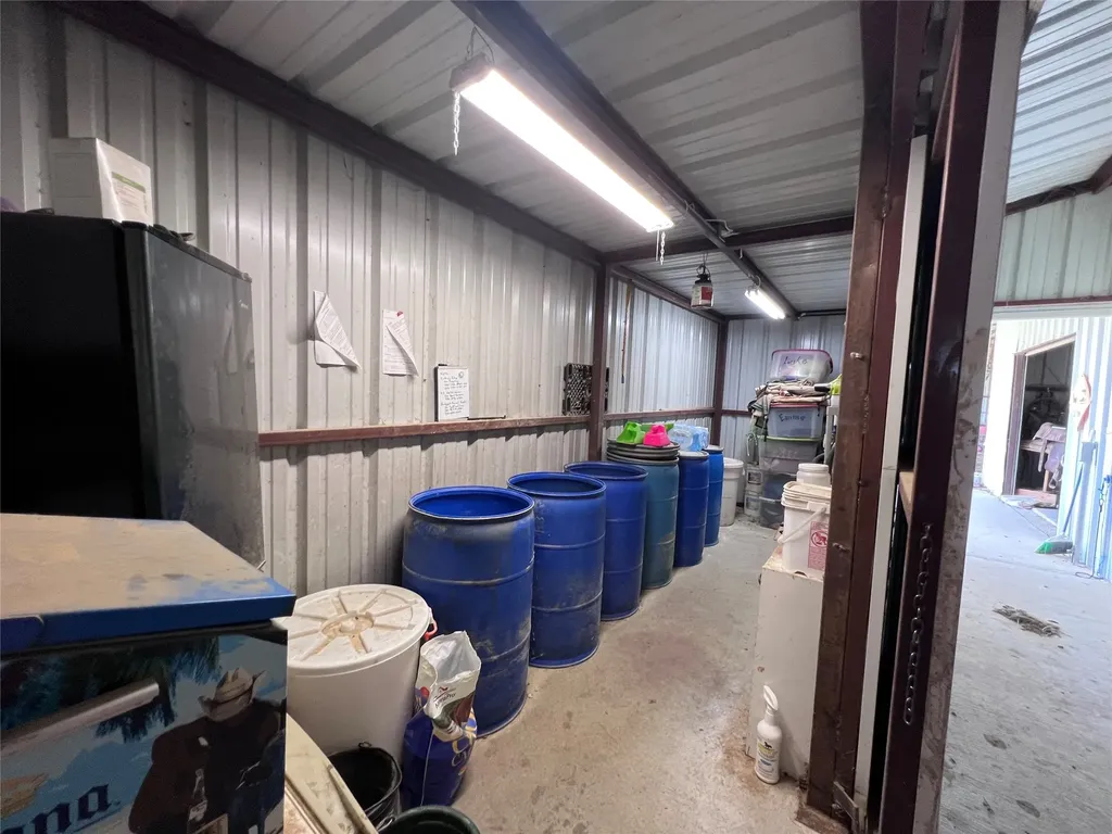 706 County Road 4599 Boyd TX 76023