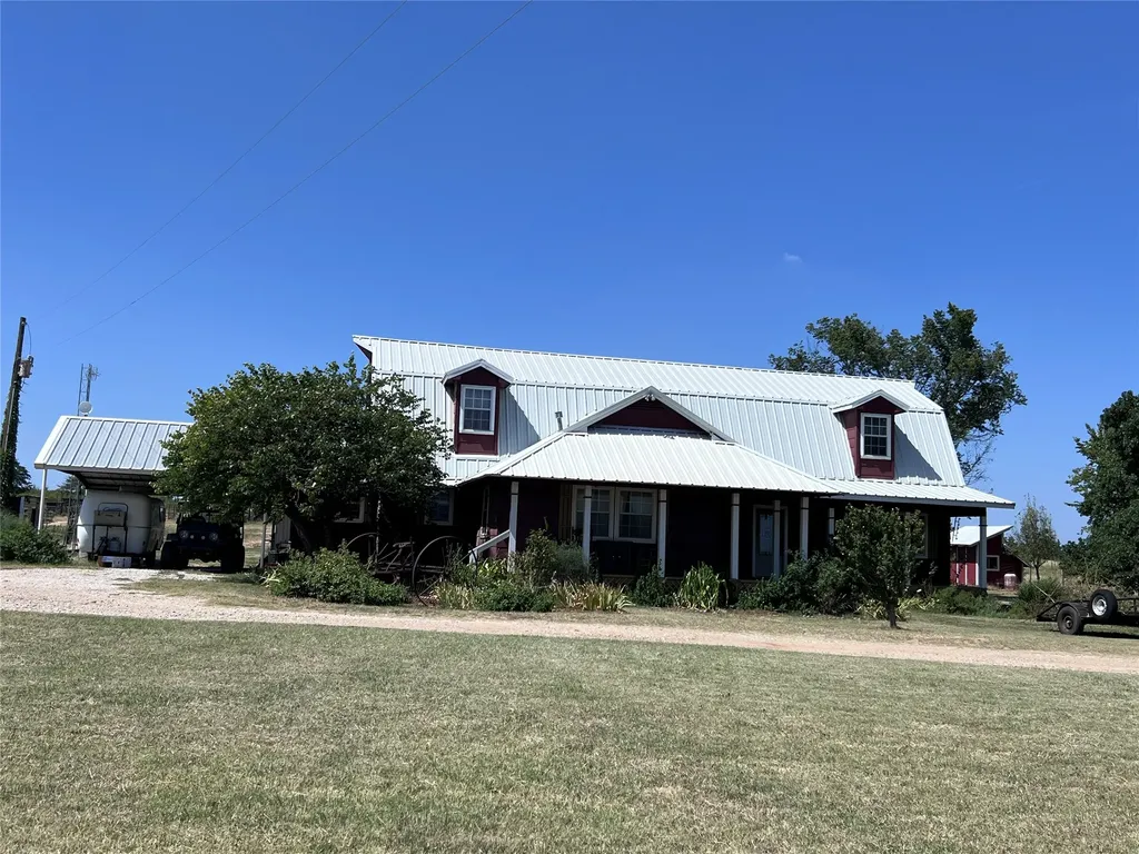 706 County Road 4599 Boyd TX 76023