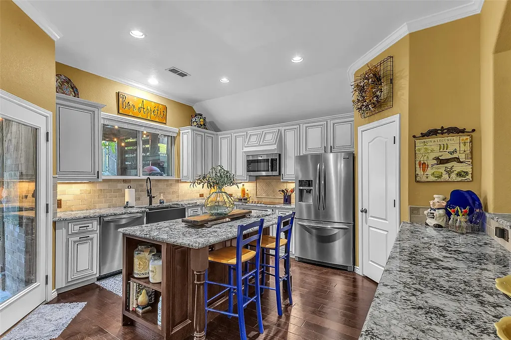 4512 Seventeen Lakes Court Fort Worth TX 76262