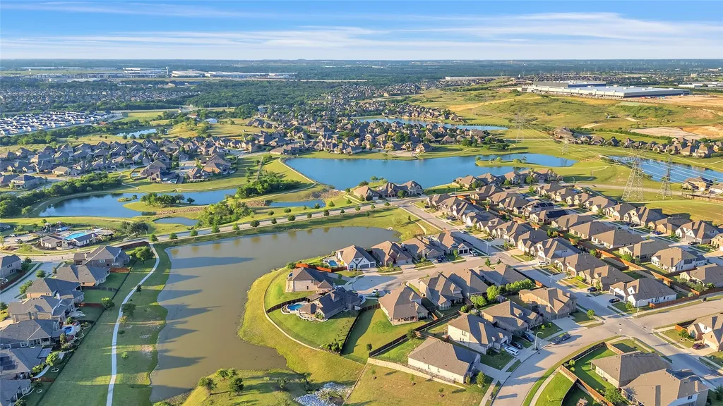 4512 Seventeen Lakes Court Fort Worth TX 76262