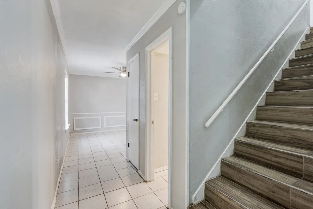 2904 S Fielder Road Arlington TX 76015