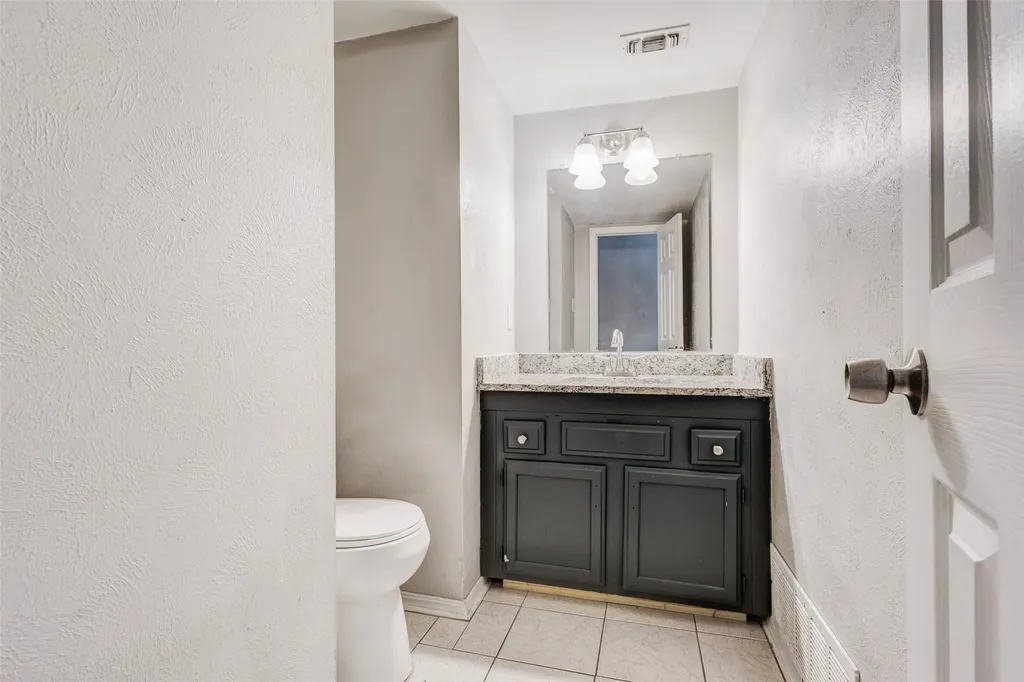 2904 S Fielder Road Arlington TX 76015