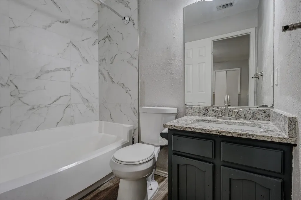 2904 S Fielder Road Arlington TX 76015