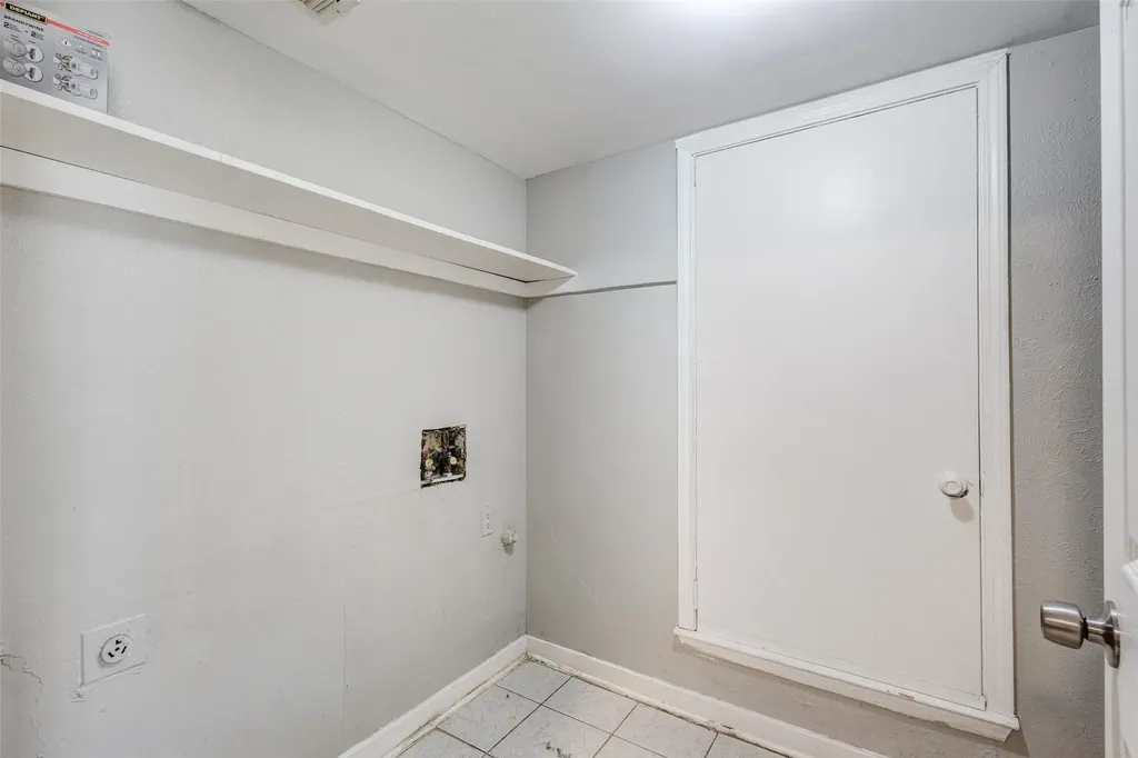 2904 S Fielder Road Arlington TX 76015
