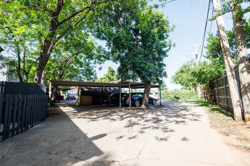 2904 S Fielder Road Arlington TX 76015