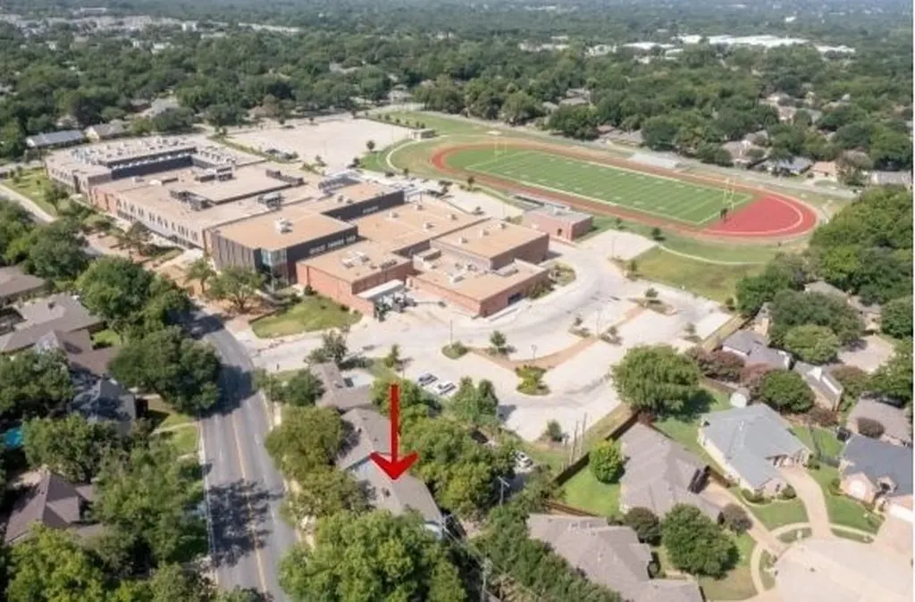 2904 S Fielder Road Arlington TX 76015