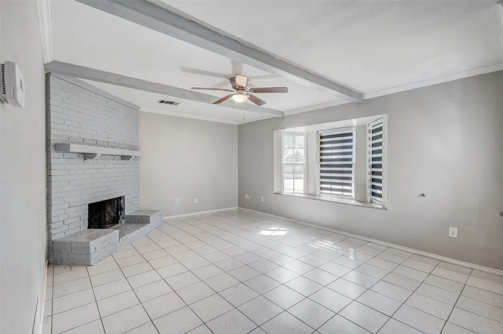 2904 S Fielder Road Arlington TX 76015