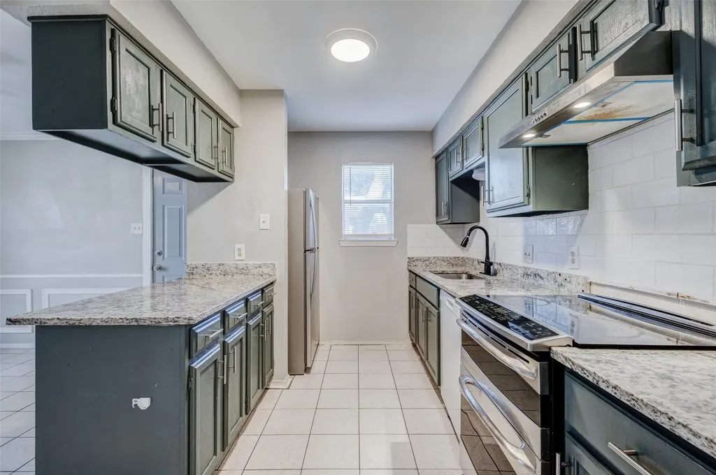 2904 S Fielder Road Arlington TX 76015