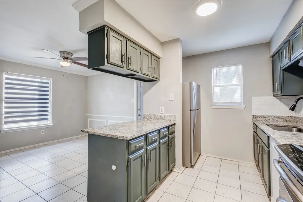 2904 S Fielder Road Arlington TX 76015