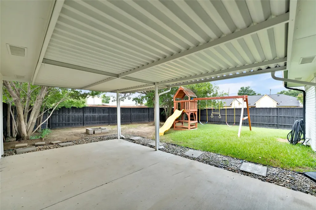 2600 Summertree Drive Carrollton TX 75006