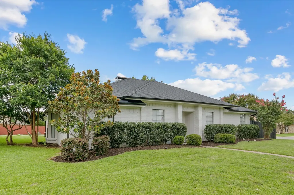 2600 Summertree Drive Carrollton TX 75006