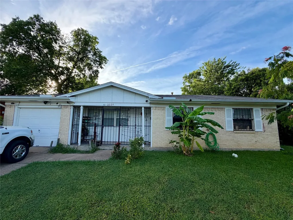 2329 Clover Ridge Drive Dallas TX 75216