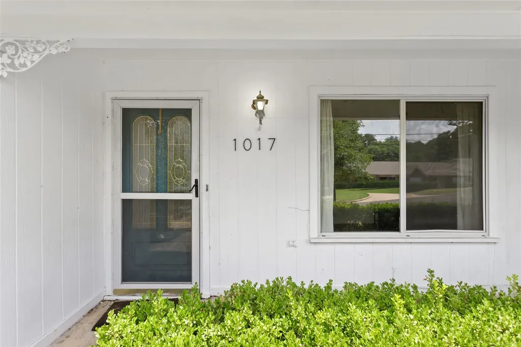 1017 Wedgewood Drive Woodway TX 76712