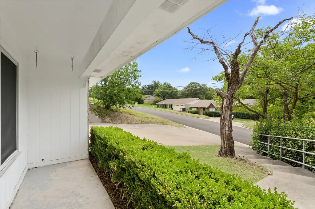 1017 Wedgewood Drive Woodway TX 76712