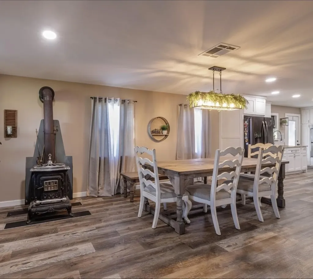 765 Rs County Road 3410 Emory TX 75440