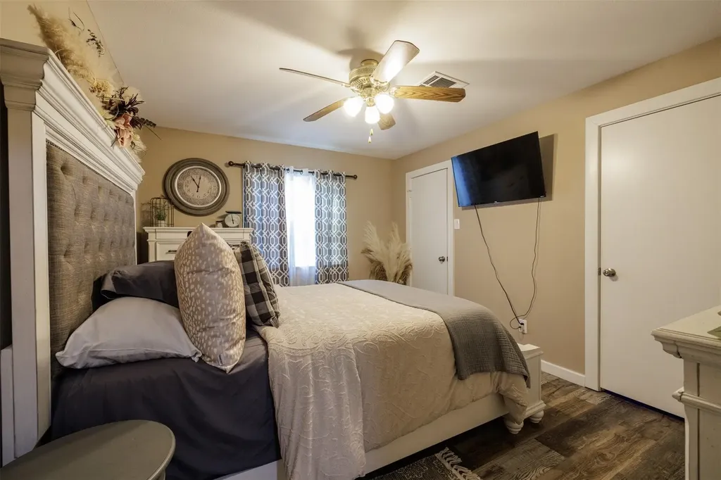 765 Rs County Road 3410 Emory TX 75440