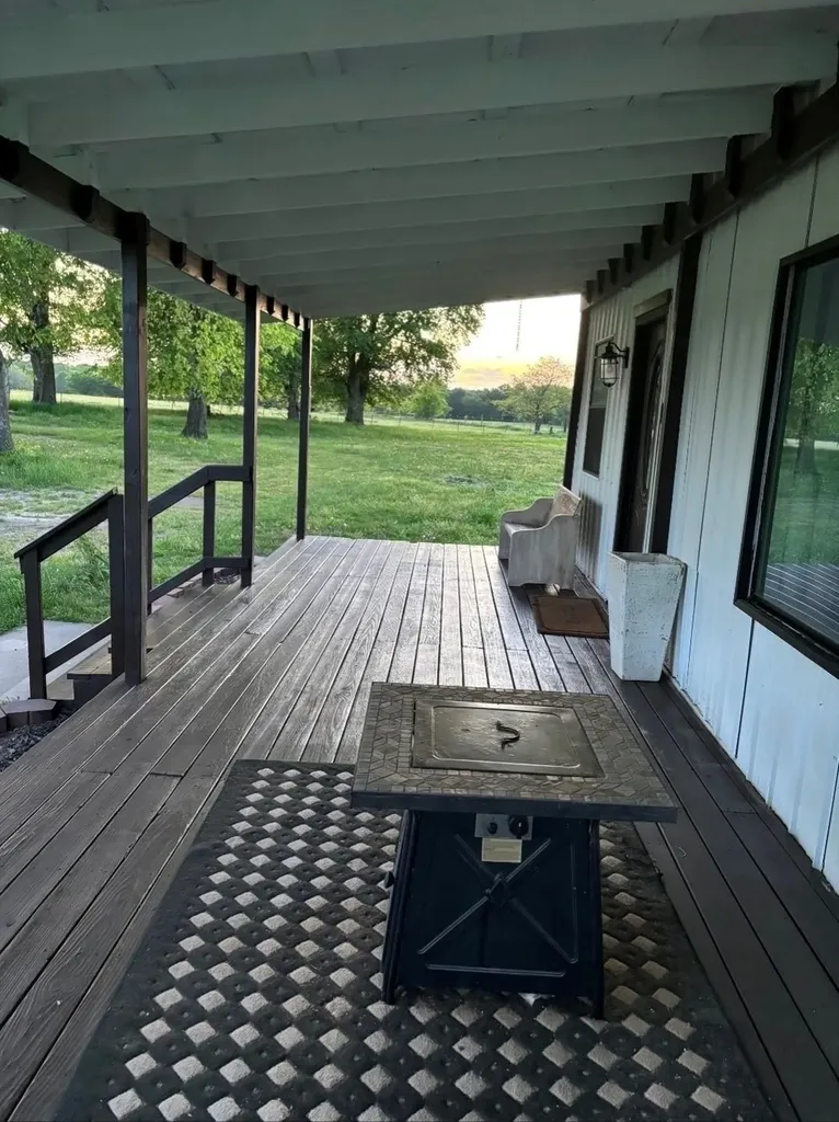 765 Rs County Road 3410 Emory TX 75440