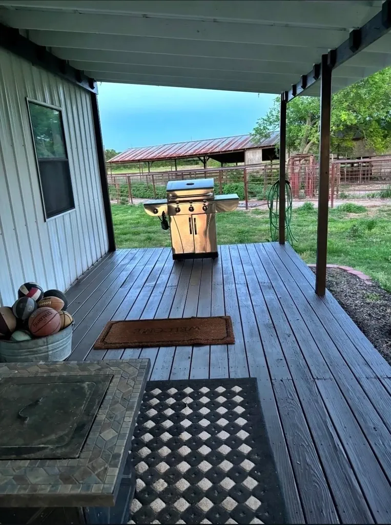 765 Rs County Road 3410 Emory TX 75440