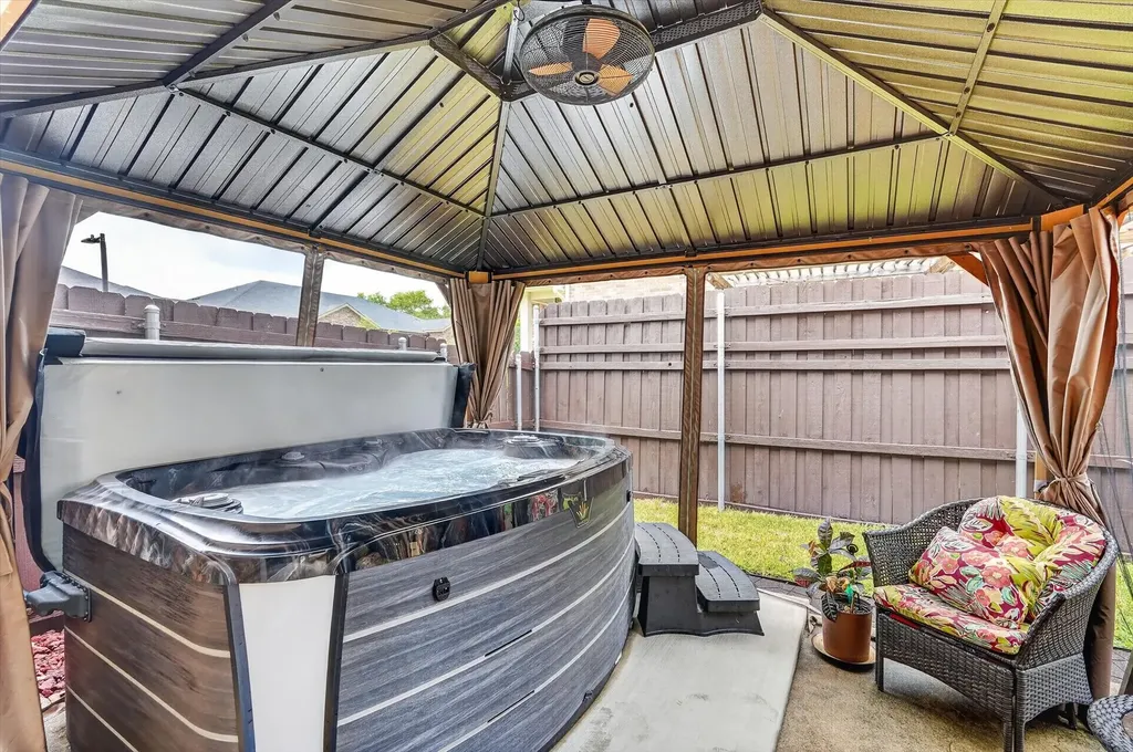 1933 Timber Oaks Drive Garland TX 75040