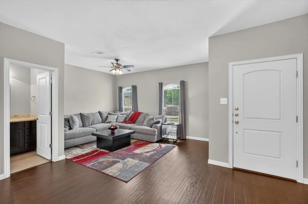1933 Timber Oaks Drive Garland TX 75040
