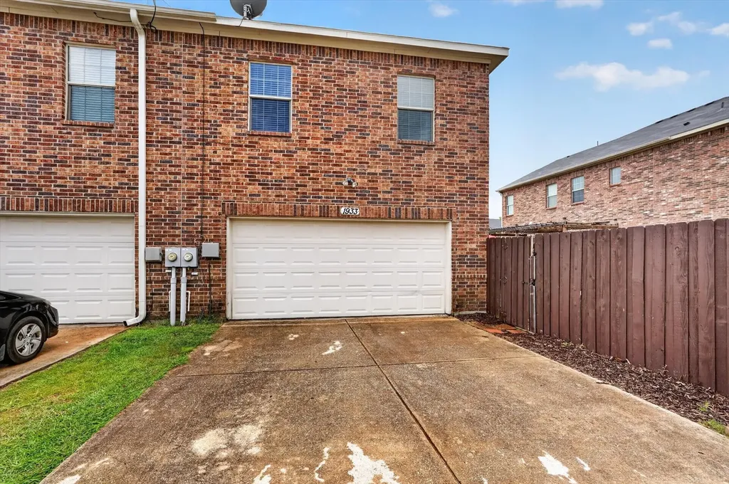 1933 Timber Oaks Drive Garland TX 75040