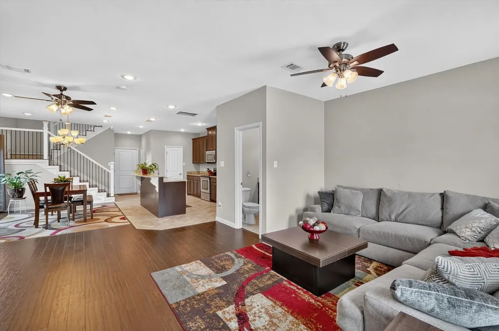 1933 Timber Oaks Drive Garland TX 75040
