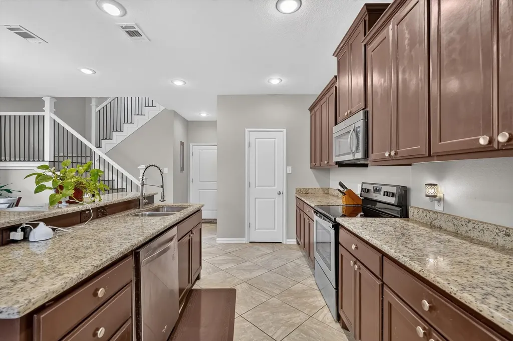 1933 Timber Oaks Drive Garland TX 75040