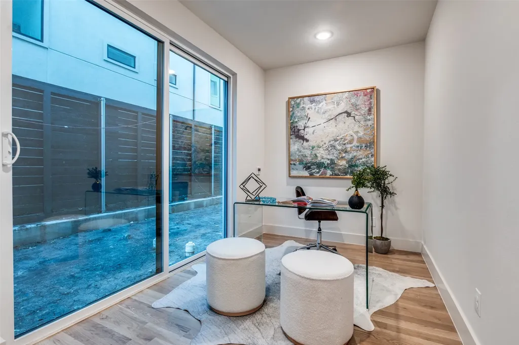 2906 Hawthorne Avenue Dallas TX 75219