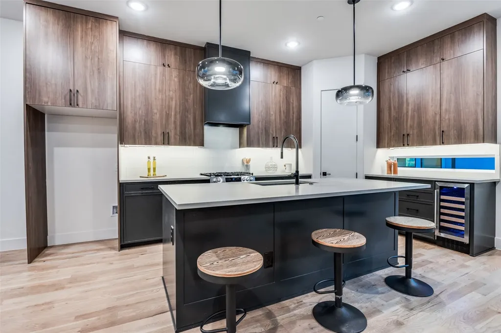 2906 Hawthorne Avenue Dallas TX 75219