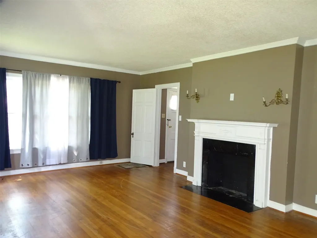 408 W Tyler Street Ennis TX 75119