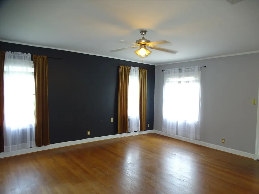 408 W Tyler Street Ennis TX 75119