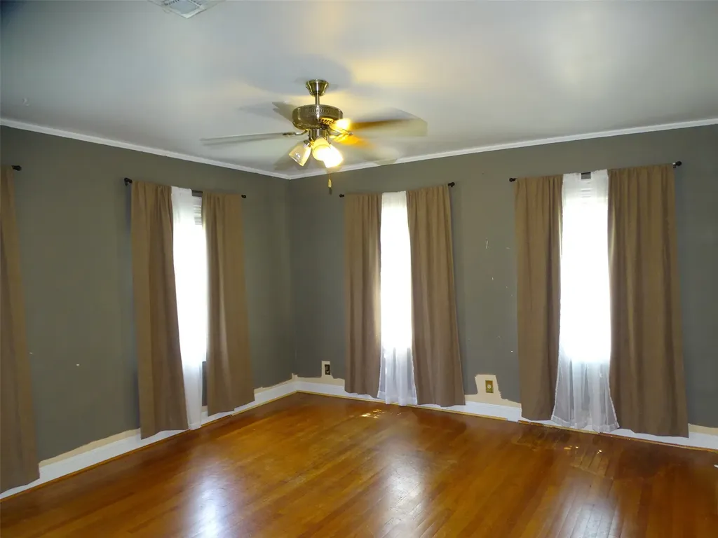 408 W Tyler Street Ennis TX 75119