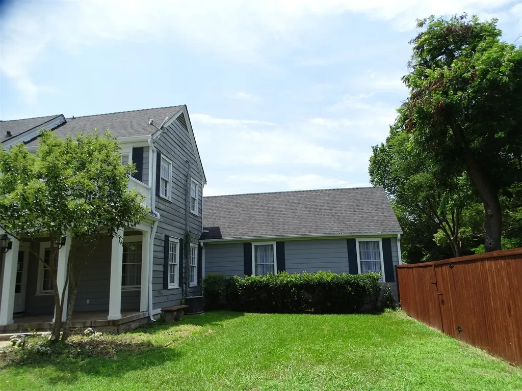 408 W Tyler Street Ennis TX 75119