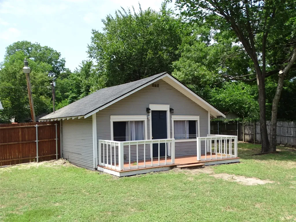 408 W Tyler Street Ennis TX 75119