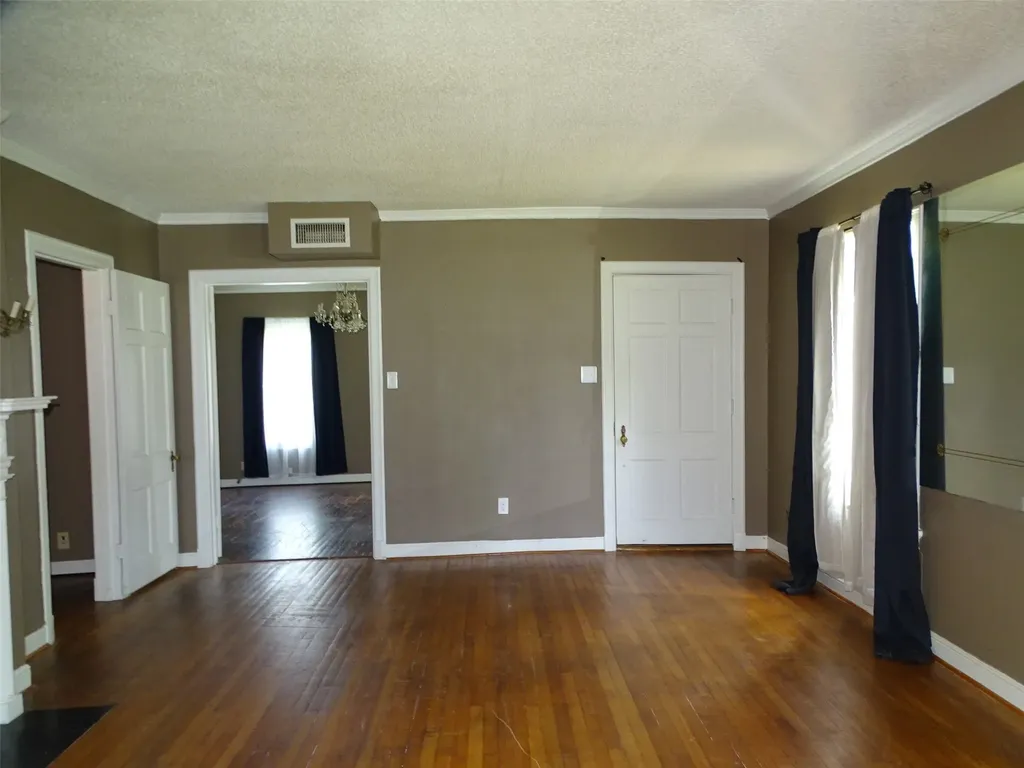 408 W Tyler Street Ennis TX 75119