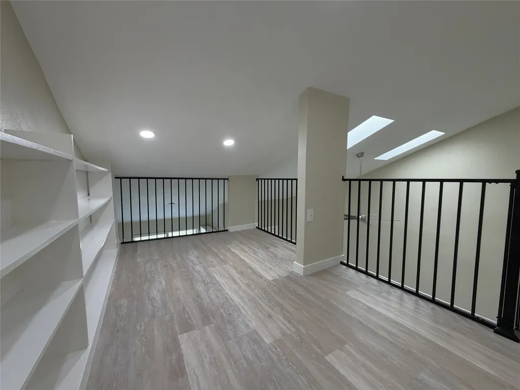 7525 Holly Hill Drive Dallas TX 75231