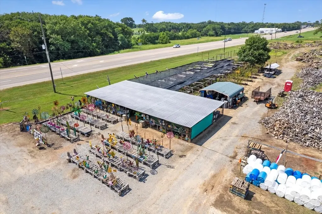 604 N Tx-121 Bonham TX 75418