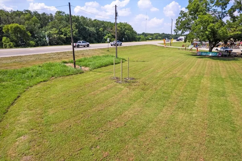 604 N Tx-121 Bonham TX 75418